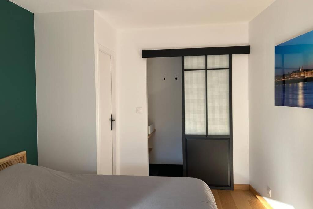 Le Clos Du Mesnil, Logement Totalement Independant Le Tourne エクステリア 写真